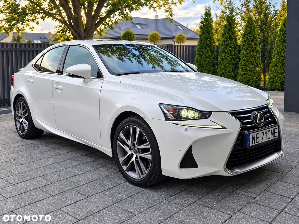 Lexus Is 2018 photo 3