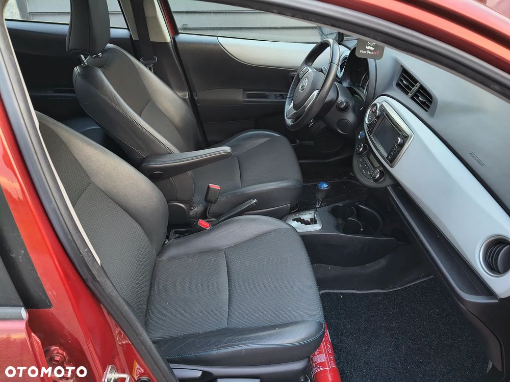 Toyota Yaris 1.5 VVT-i Comfort mit Design Paket - 14