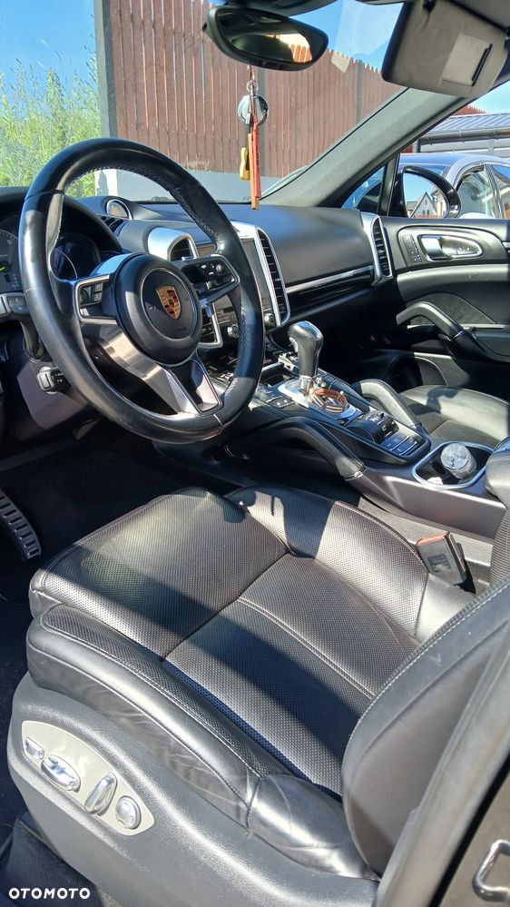 Porsche Cayenne S E-Hybrid Platinum Edition - 16