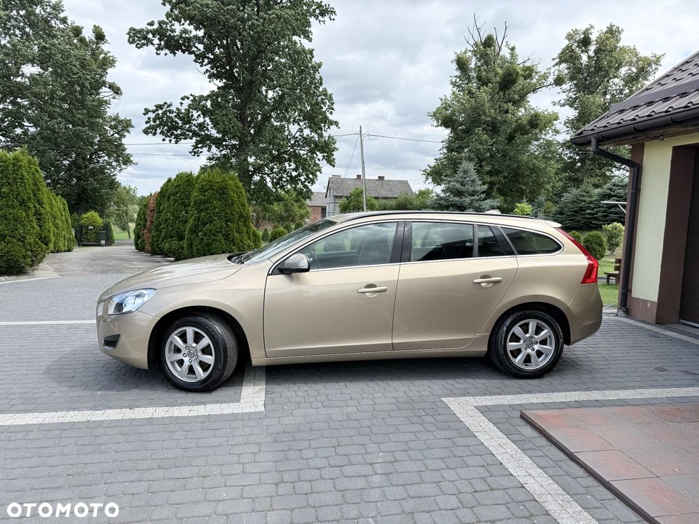 Volvo V60 DRIVe Momentum - 4