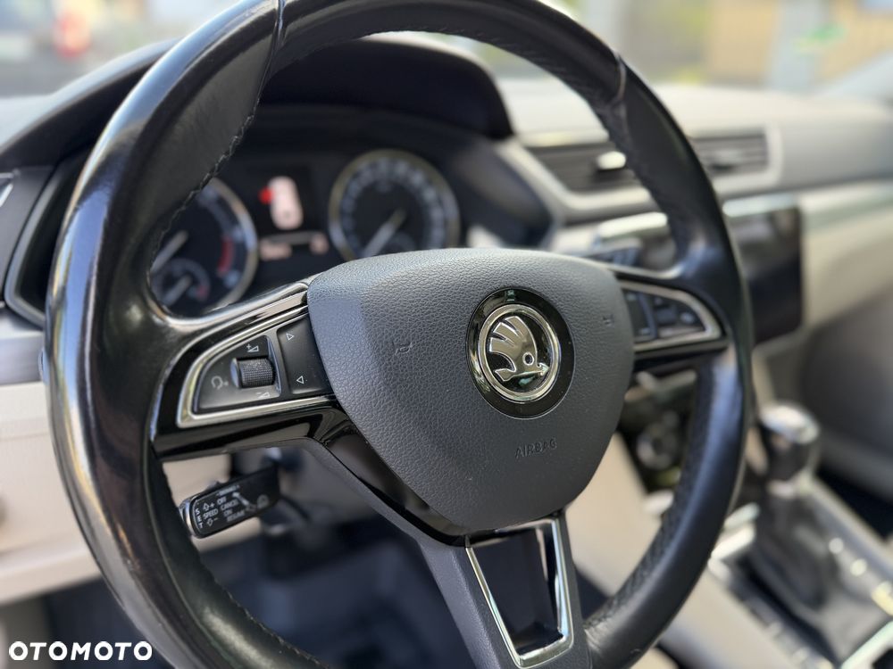 Skoda Superb 2.0 TDI Style - 19