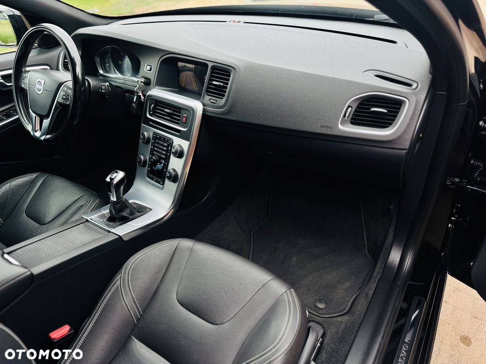 Volvo V60 D2 Drive-E R-Design Kinetic - 21