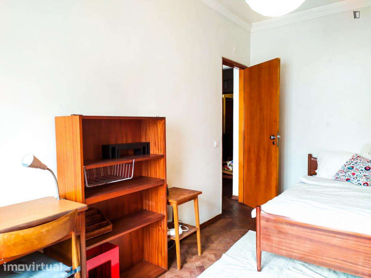 Quarto - localizado em Penha de França Lisbon - Grande imagem: 2/10