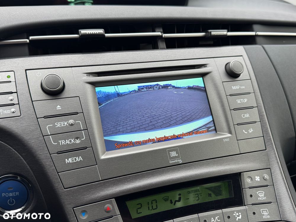 Toyota Prius (Hybrid) Life - 30