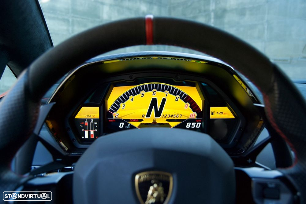 Lamborghini Aventador 6.5 V12 LP750-4 SV - 35