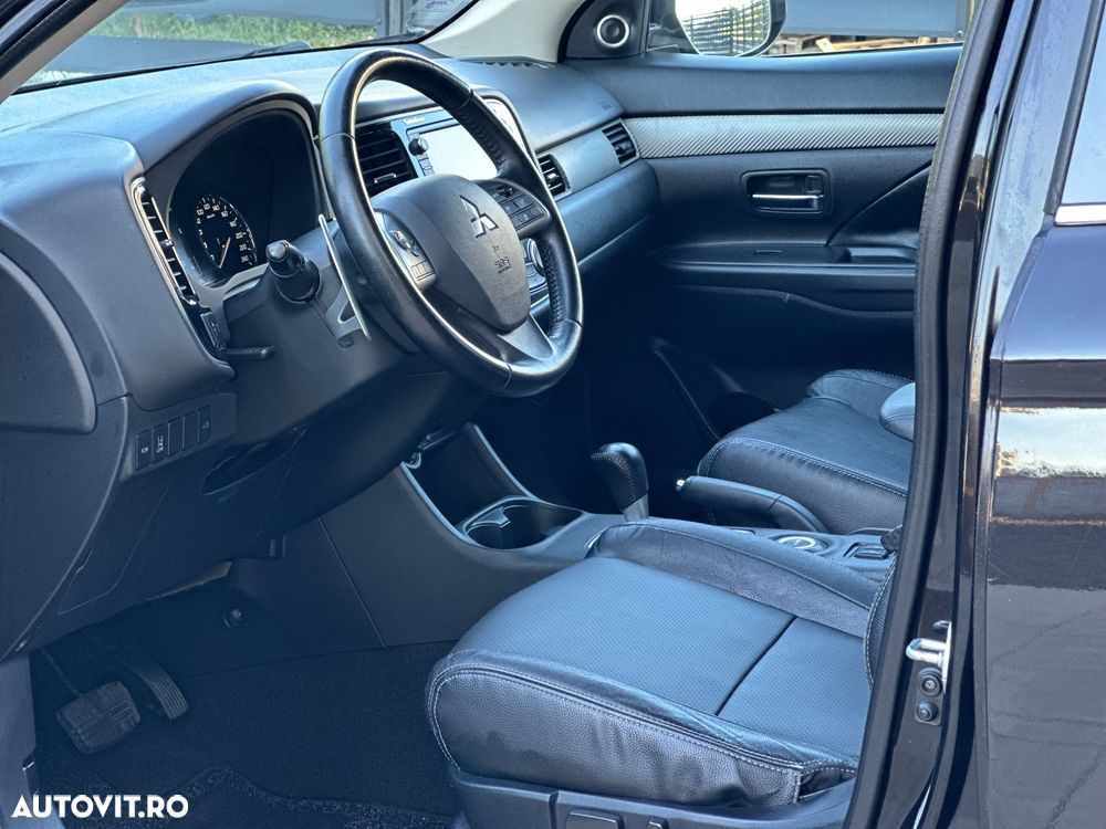 Mitsubishi Outlander - 7
