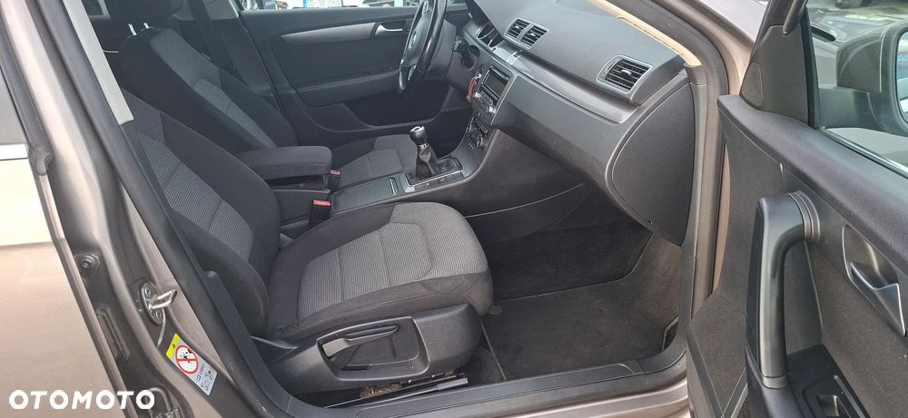 Volkswagen Passat 1.6 TDI BlueMotion - 7