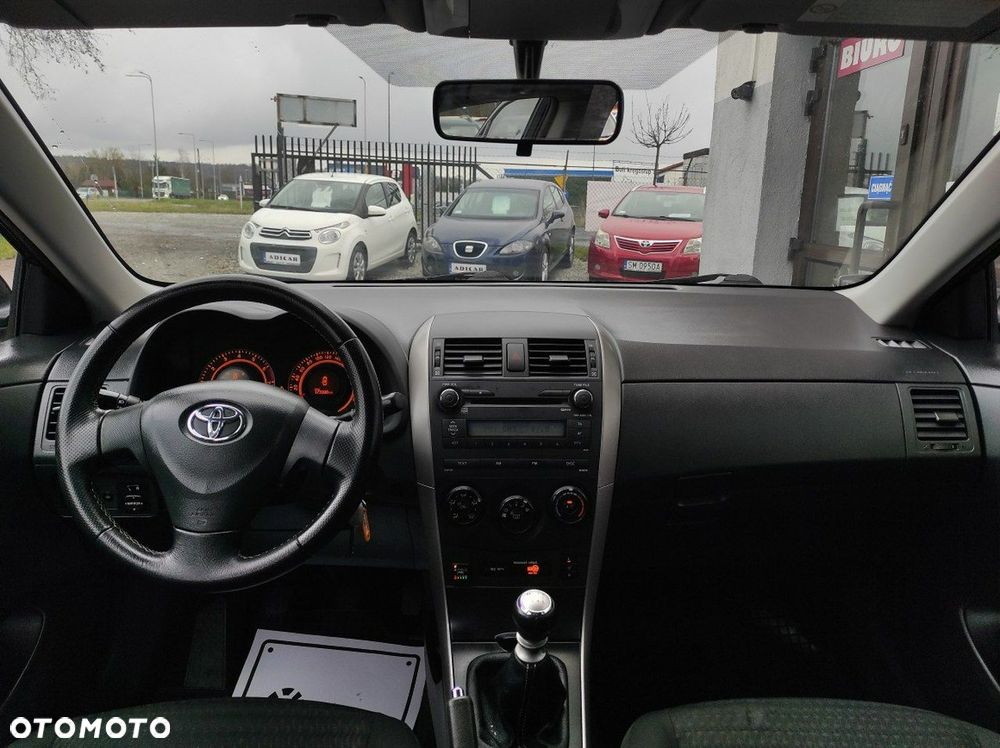 Toyota Corolla - 10