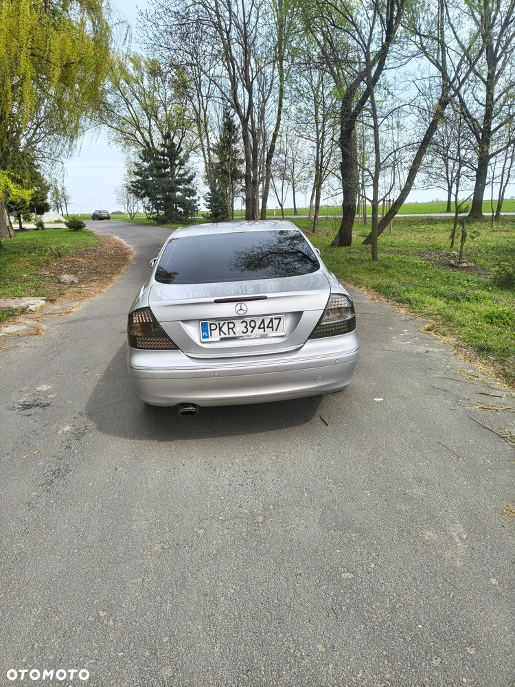 Mercedes-Benz CLK - 11