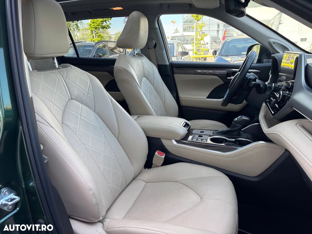 Toyota Highlander 2.5 L Dynamic Force 248CP Luxury Metallic - 31
