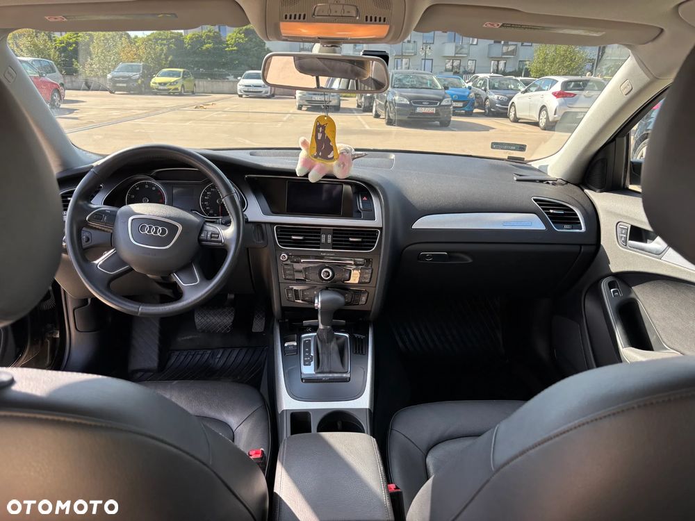 Audi A4 Limousine - 8