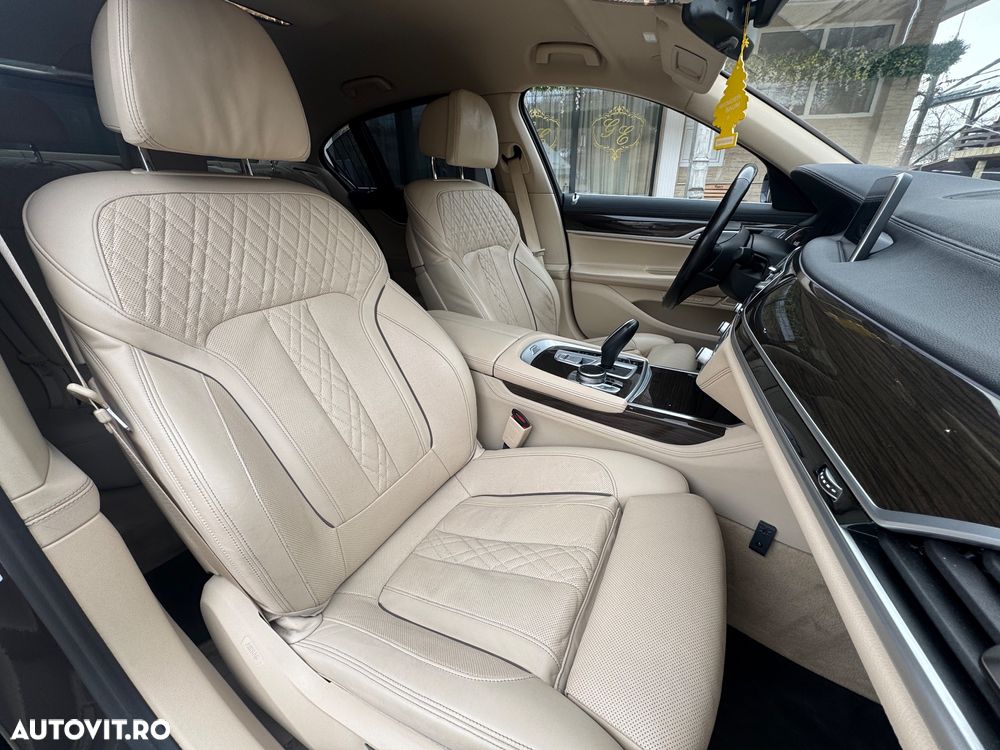 BMW Seria 7 745e - 9