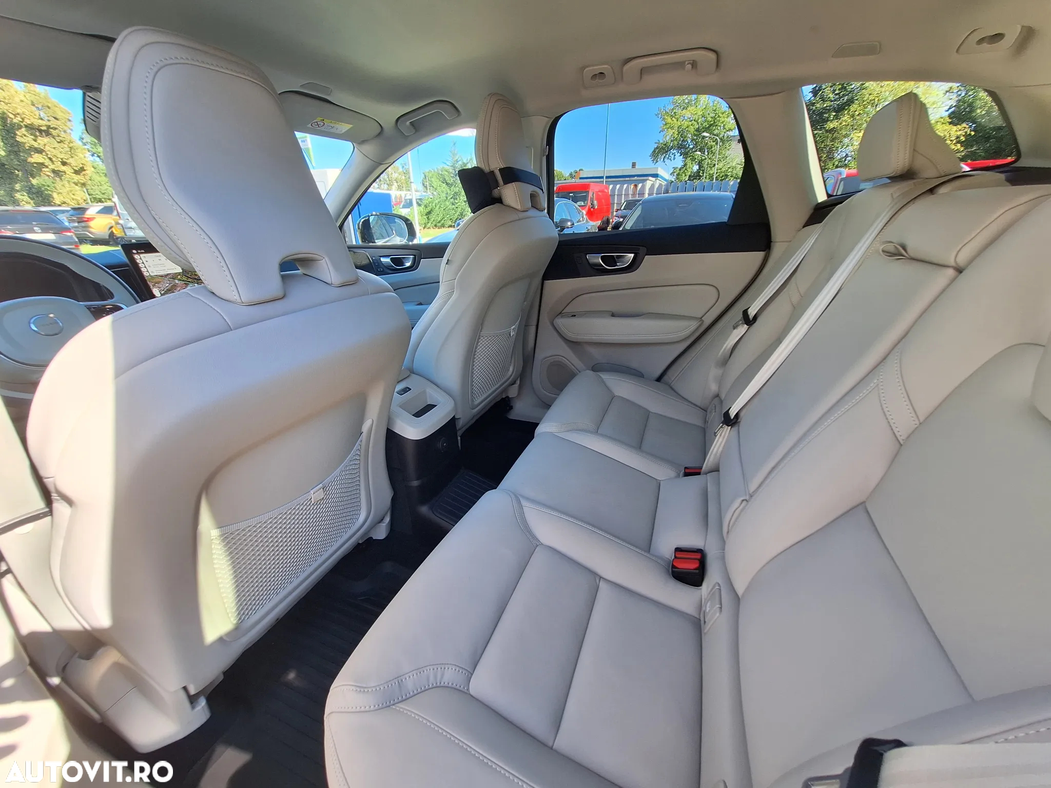 Volvo XC 60 T6 AWD AT PHEV Plus Dark - 16