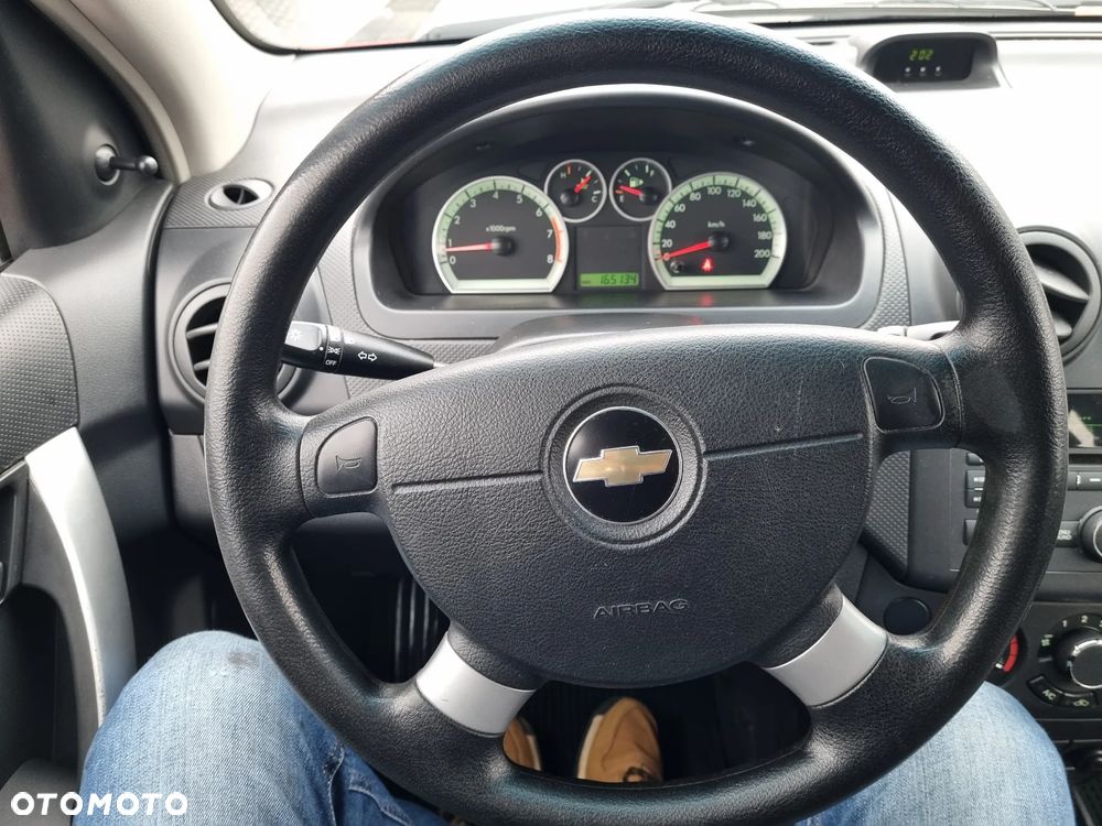 Chevrolet Aveo 1.2 16V Base - 11