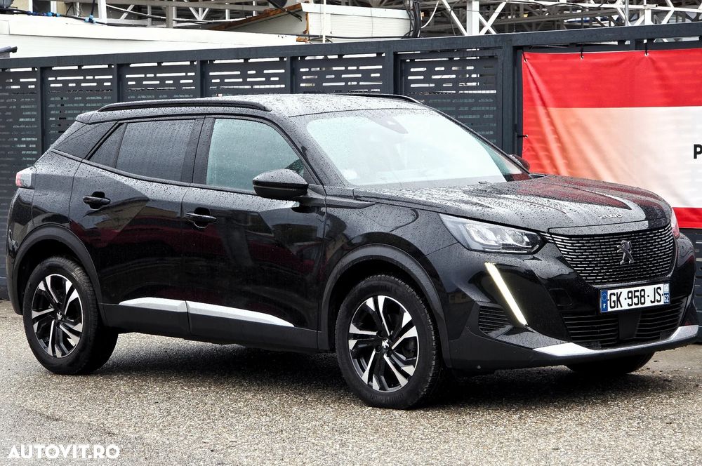 Peugeot 2008 PureTech 130 EAT8 GT - 4