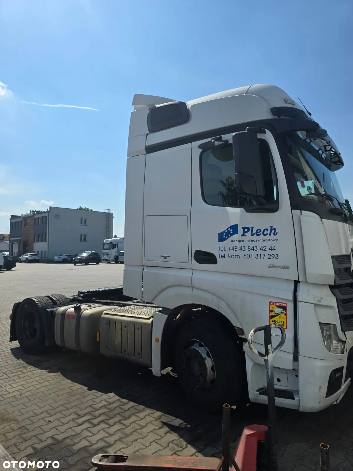 Mercedes-Benz Actros - 3