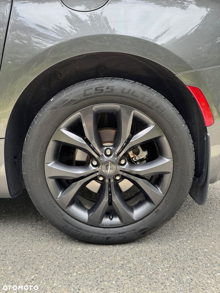 Chrysler Pacifica - 29