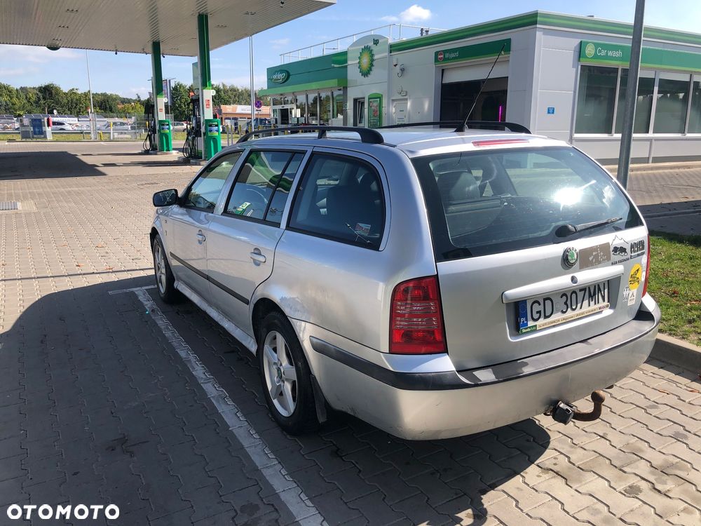 Skoda Octavia 2009 photo 3