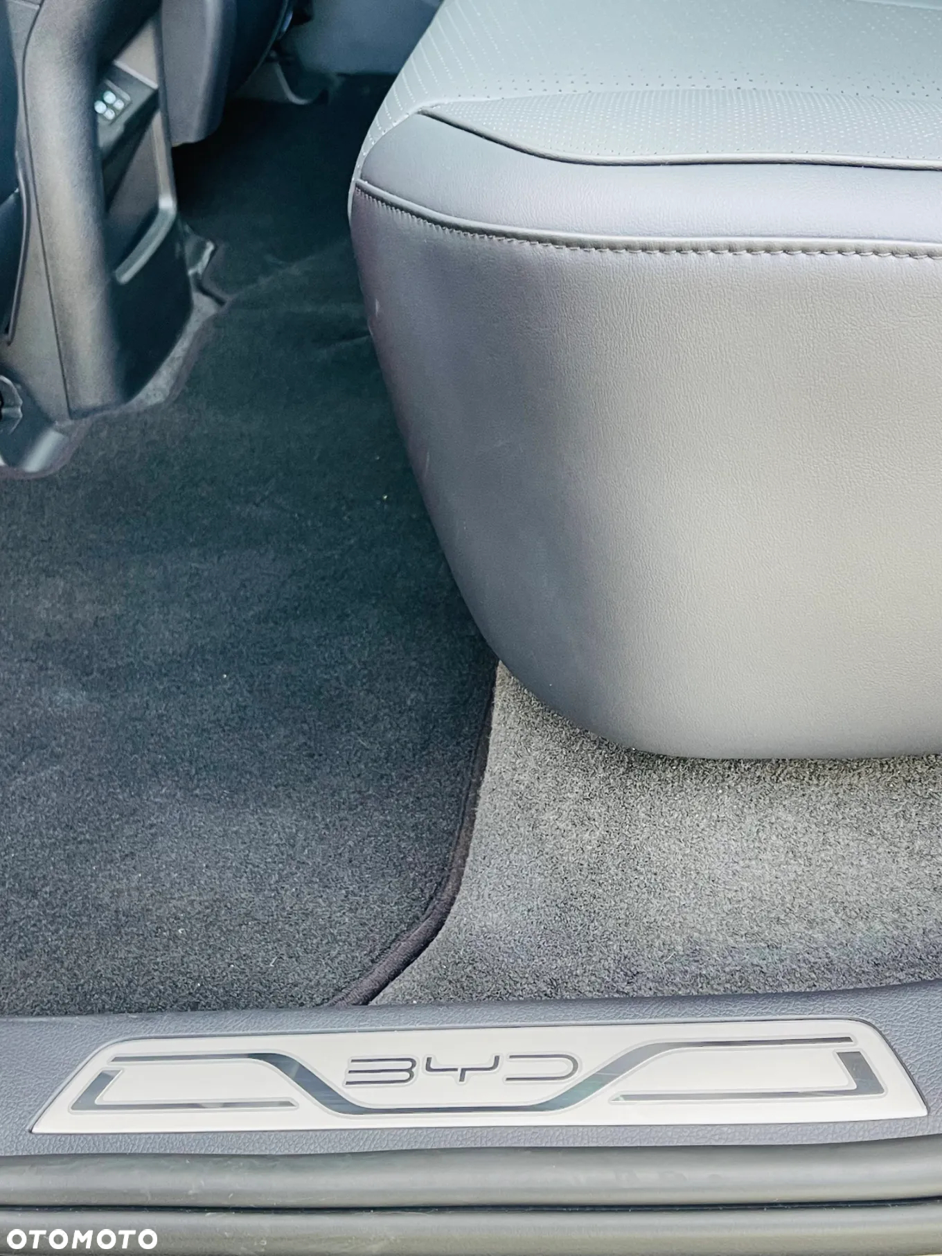 BYD Seal U 1.5T DM-i Design AWD - 17