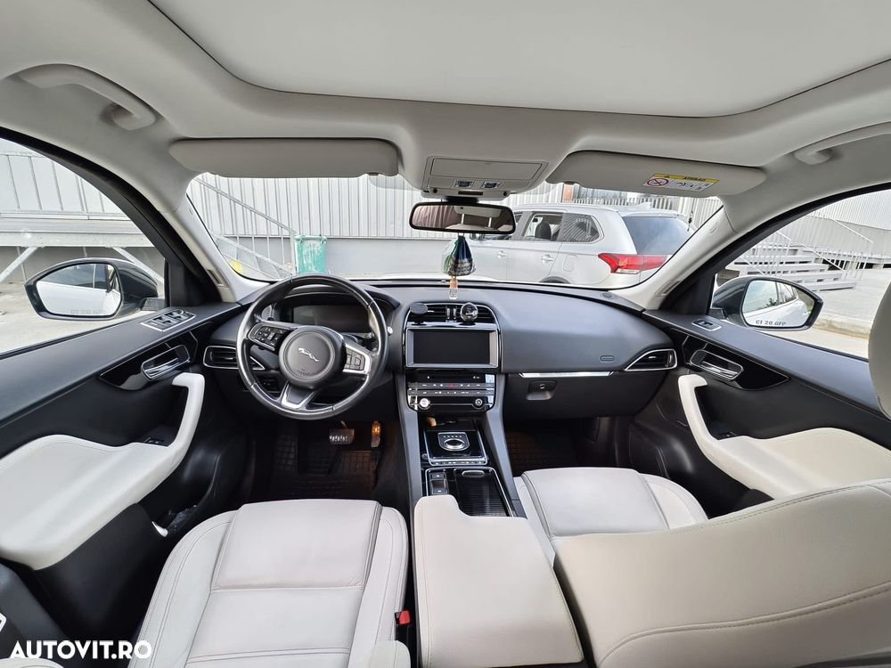 Jaguar F-Pace 25d AWD Prestige - 12