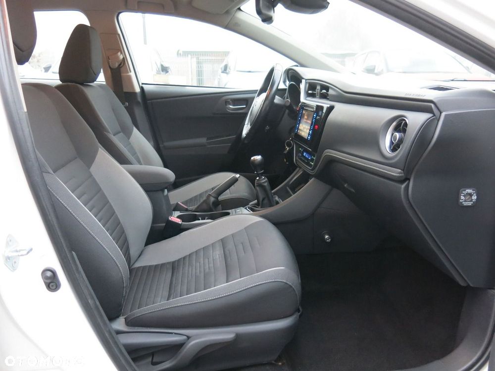 Toyota Auris - 6