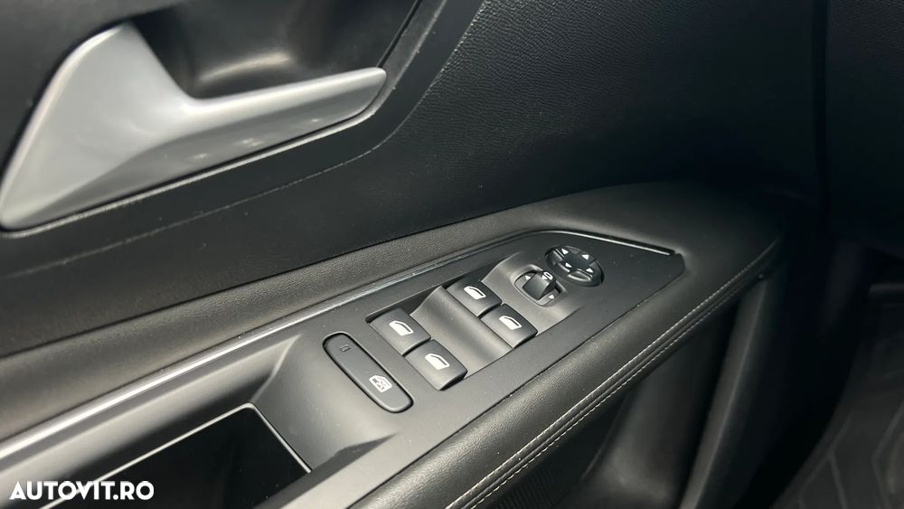 Peugeot 3008 PureTech 130 Stop & Start GPF EAT8 Allure - 18