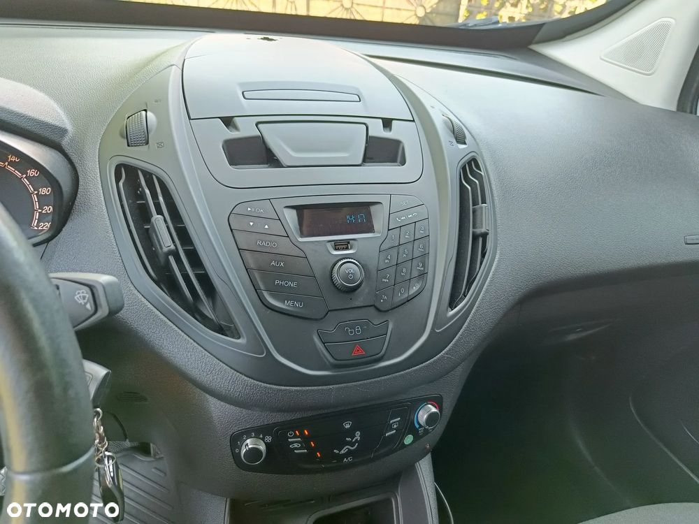 Ford Transit Courier - 8