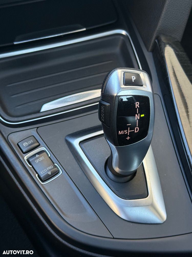 BMW Seria 3 318d Aut. Luxury Line - 13