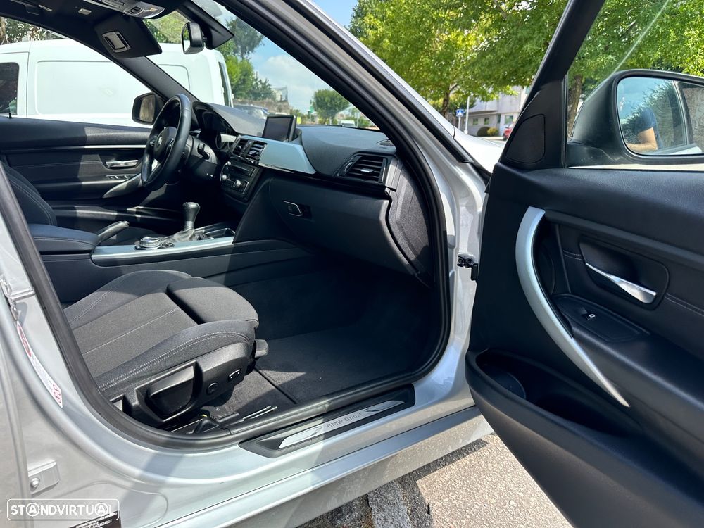 BMW 318 d Line Sport - 38