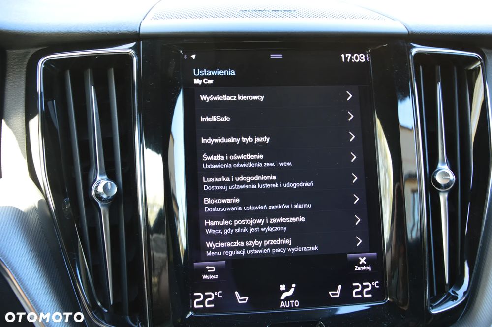 Volvo XC 60 B4 D AWD Ultimate Dark - 28