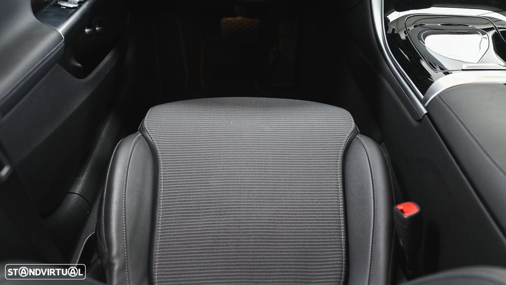 Mercedes-Benz C 300 e T 9G-TRONIC Avantgarde Advanced - 52