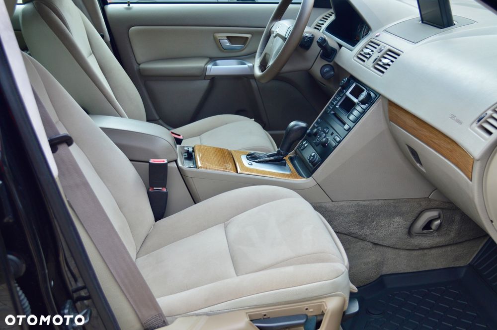 Volvo XC 90 2.4 D5 - 25
