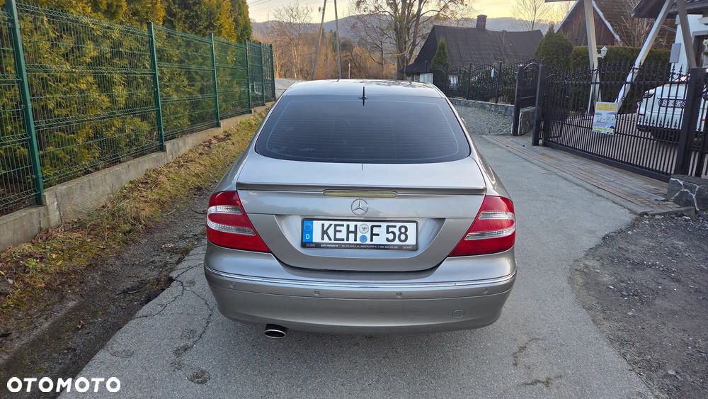 Mercedes-Benz CLK - 15