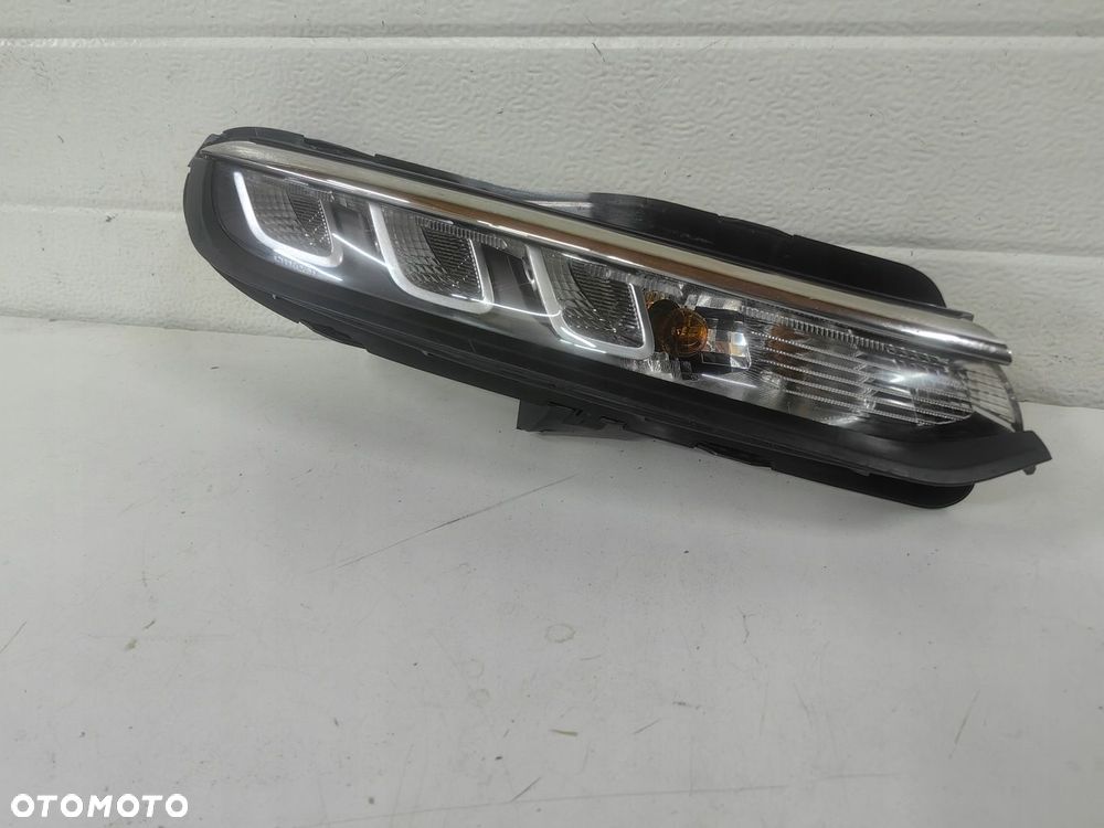 CITROEN C3 III LAMPA LED PRAWA HALOGEN 9812257280 - 2