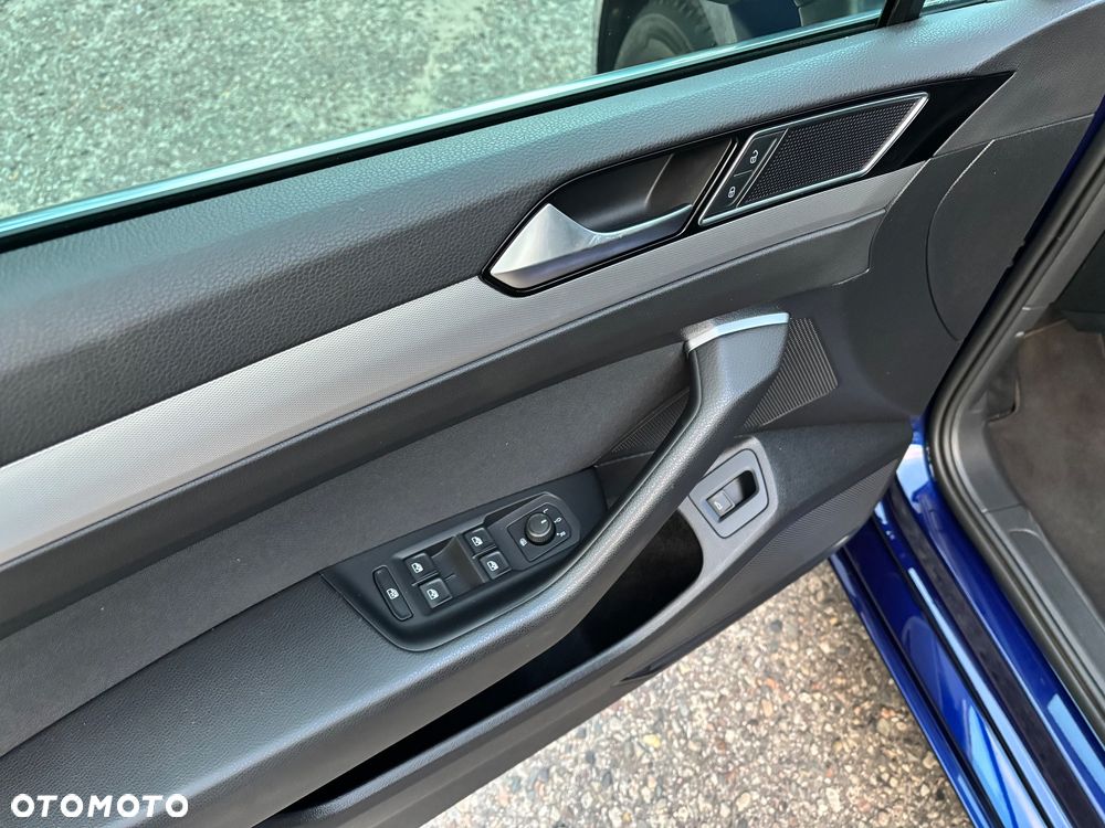 Volkswagen Passat - 8