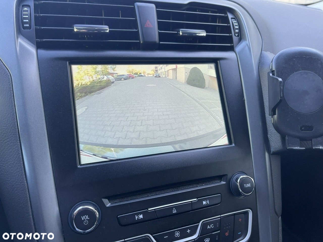 Ford Mondeo - 38
