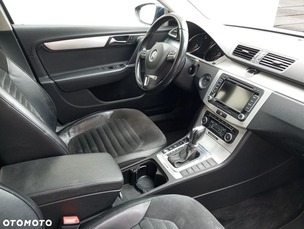 Volkswagen Passat Variant 2.0 TDI 4Mot Highline DSG - 15