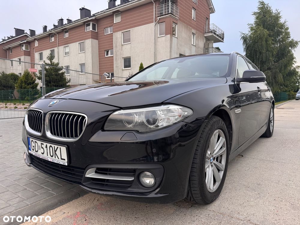 BMW Seria 5 525d xDrive Luxury Line - 11
