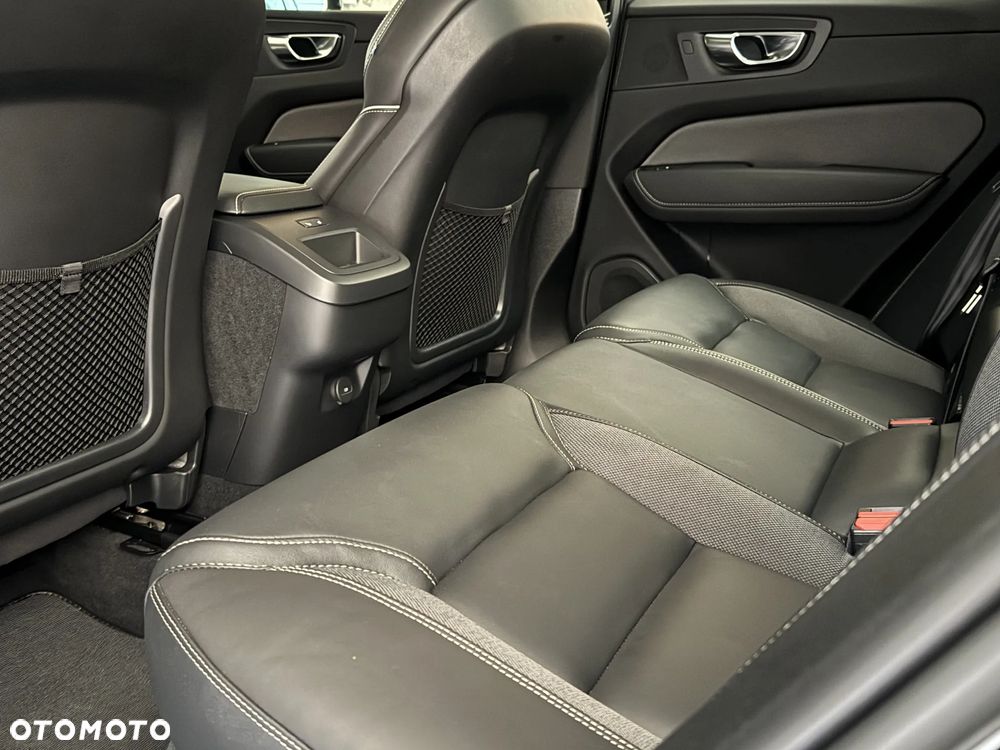 Volvo XC 60 B4 D AWD Geartronic RDesign - 14