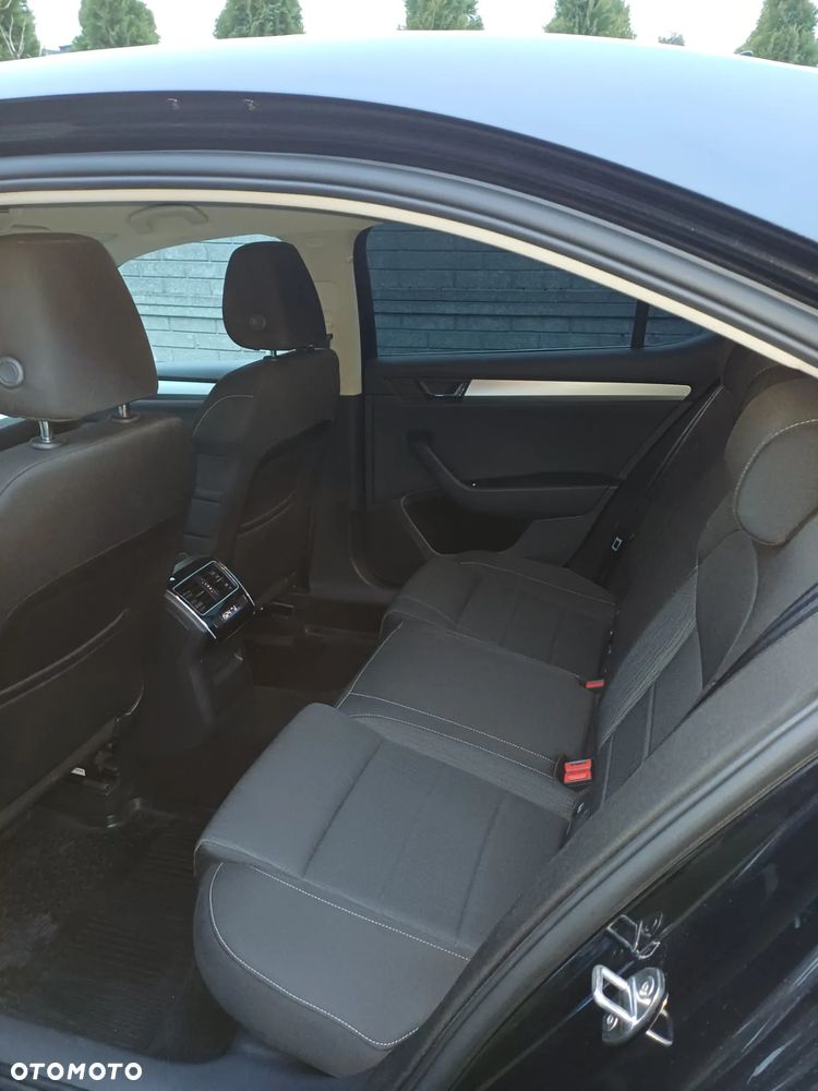 Skoda Superb 2.0 TDI Ambition - 31