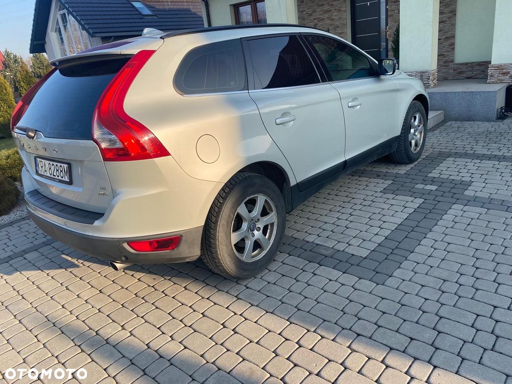 Volvo XC 60 D5 AWD - 8