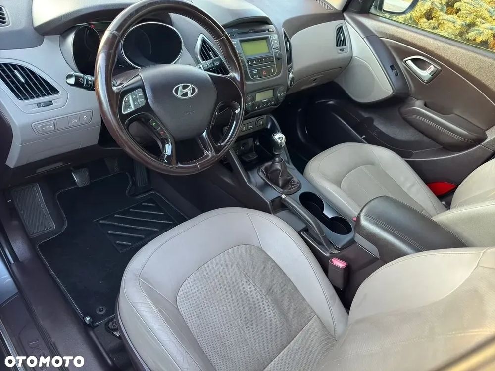 Hyundai ix35 1.6 2WD Fifa World Cup Edition - 6