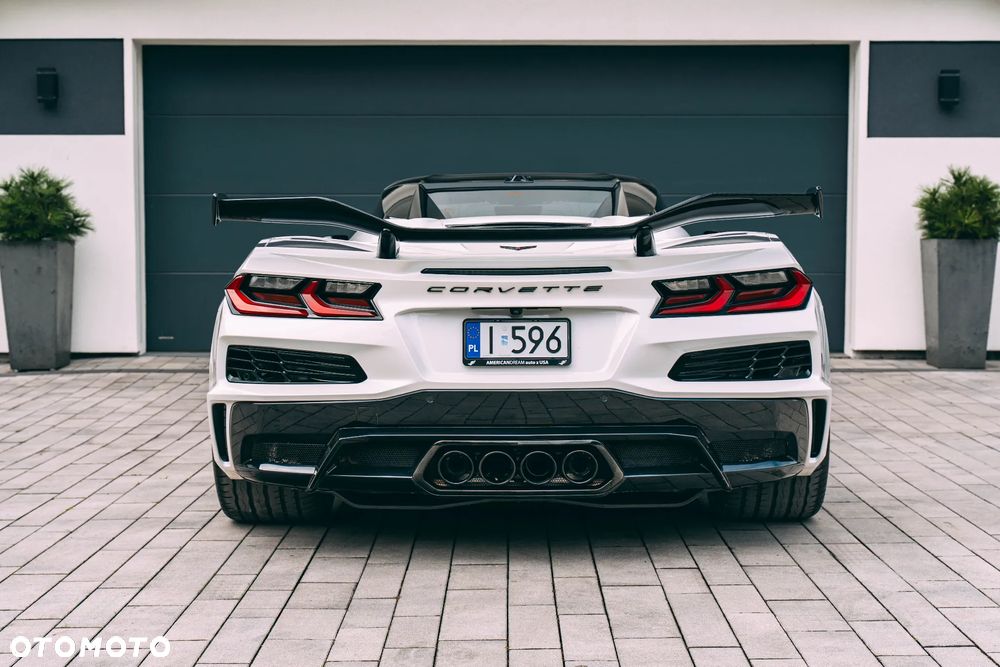 Chevrolet Corvette - 21
