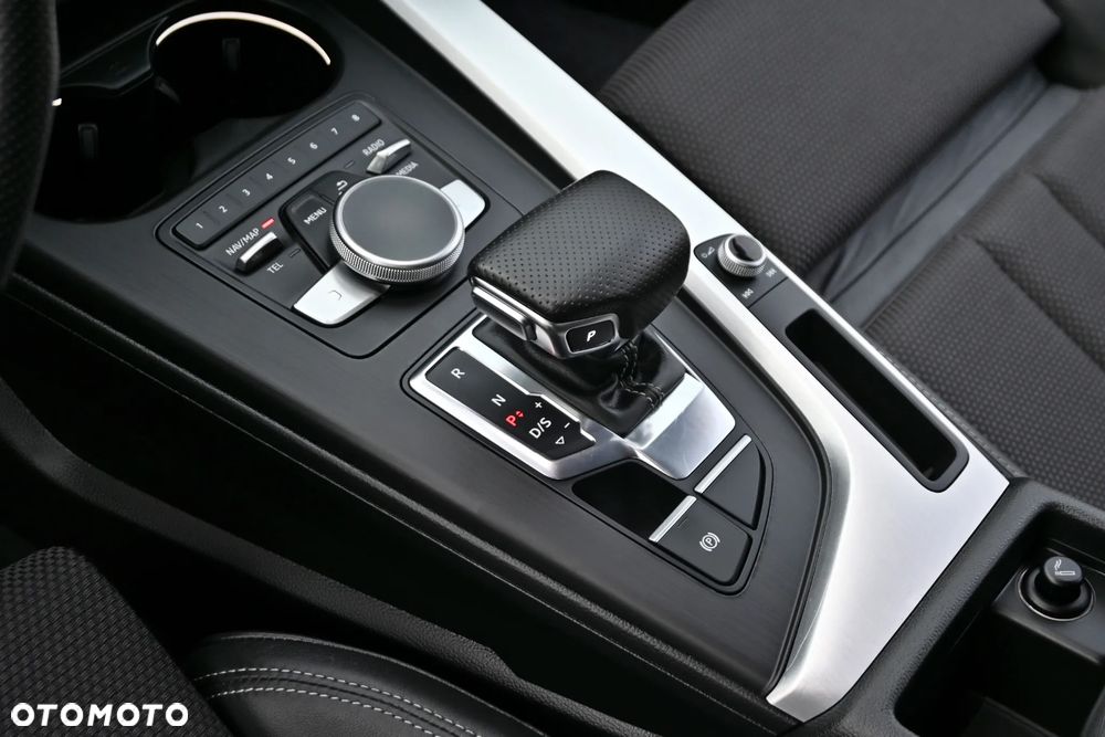 Audi A4 Avant 2.0 TDI ultra S tronic sport - 35