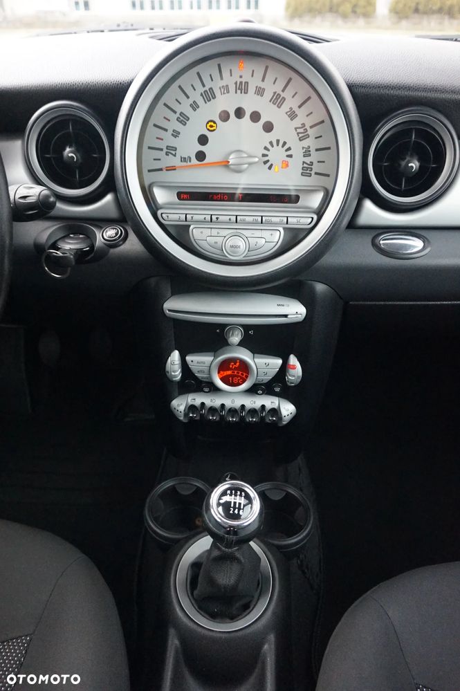 MINI Cooper Standard - 12