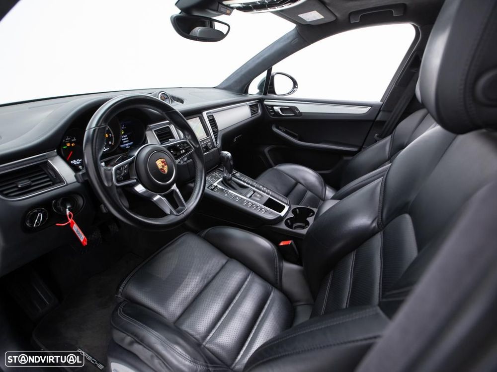 Porsche Macan Turbo - 9