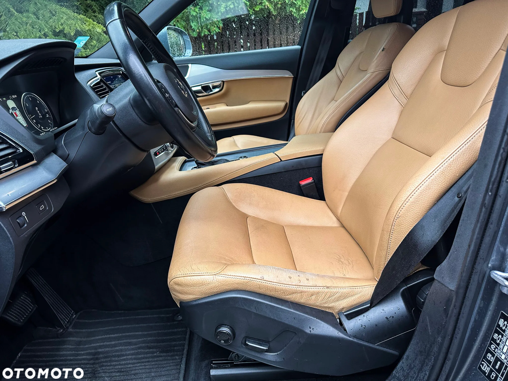 Volvo XC 90 D5 AWD Momentum 7os - 29