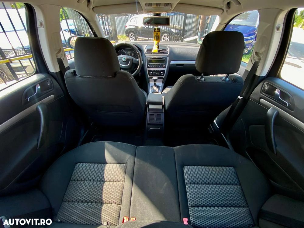 Skoda Octavia 1.8 TSI Business DSG - 10