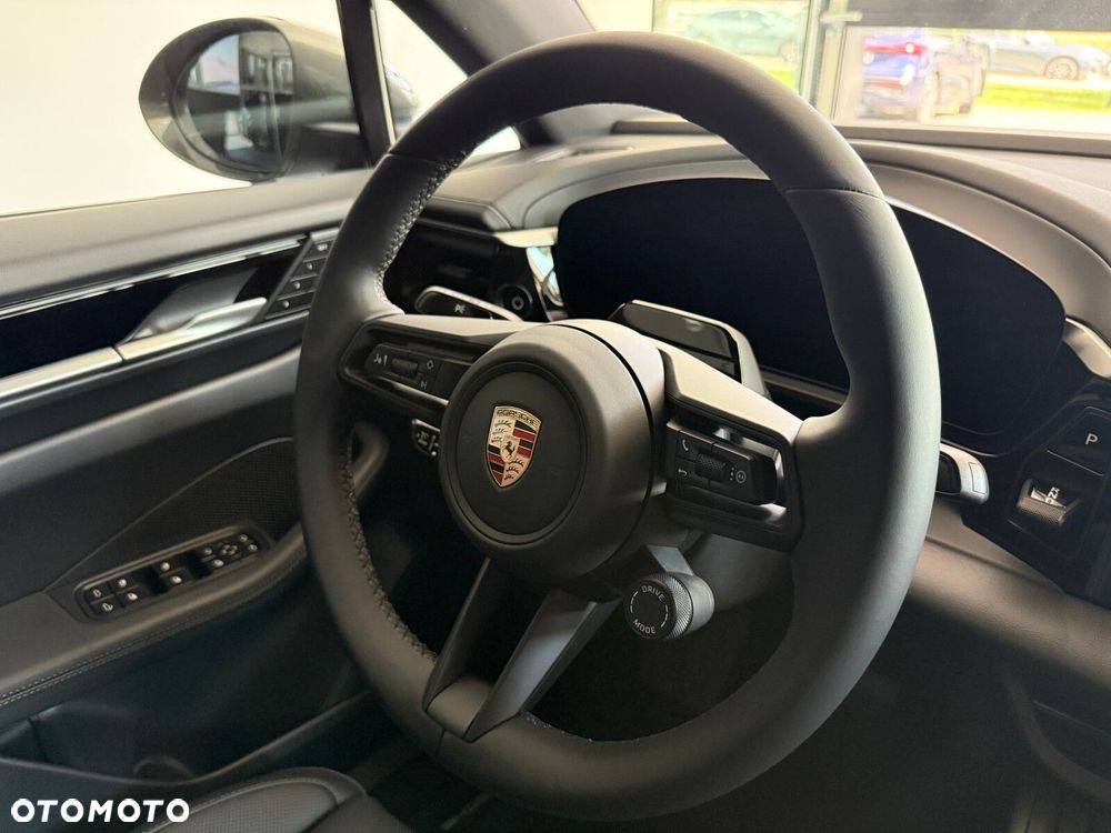 Porsche Macan - 26