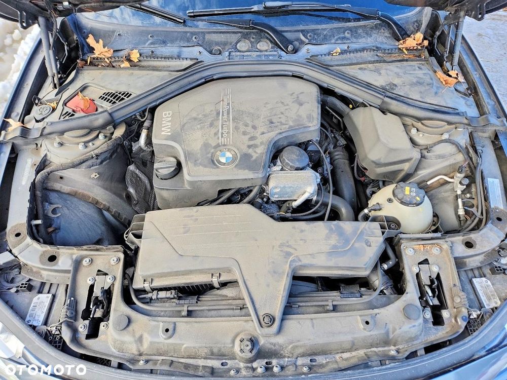 BMW Seria 3 328i xDrive - 34